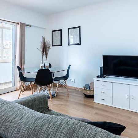 Faro Center With Ac & Wifi Apartment Bagian luar foto