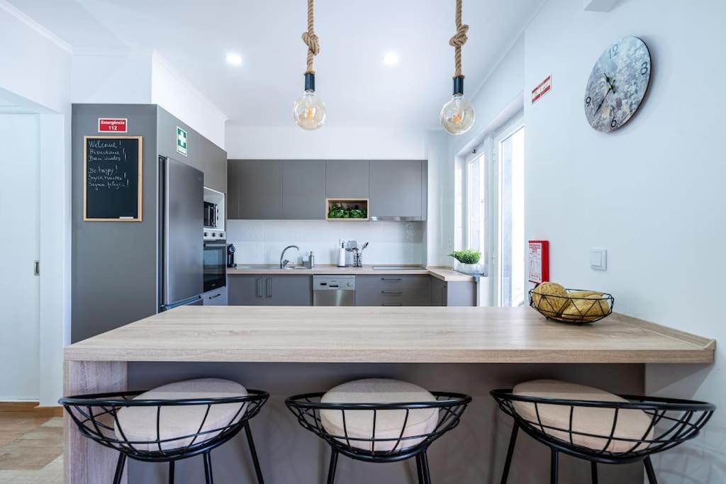 Faro Center With Ac & Wifi Apartment Bagian luar foto