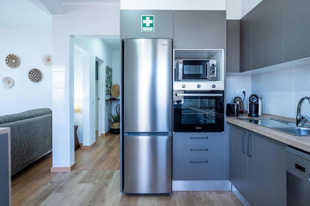 Faro Center With Ac & Wifi Apartment Bagian luar foto